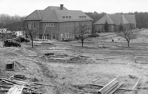 St. Jozefpaviljoen en school 1936